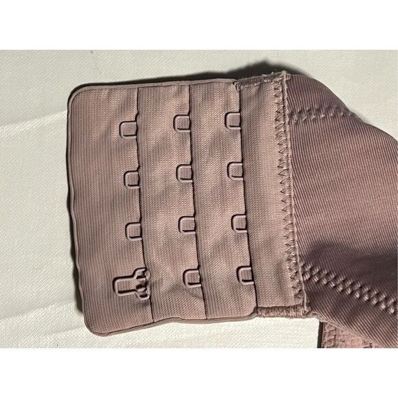 Vanity Fair Women’s Mauve Colored Underwired Bra Size 38 DD - Picture 4 of 5